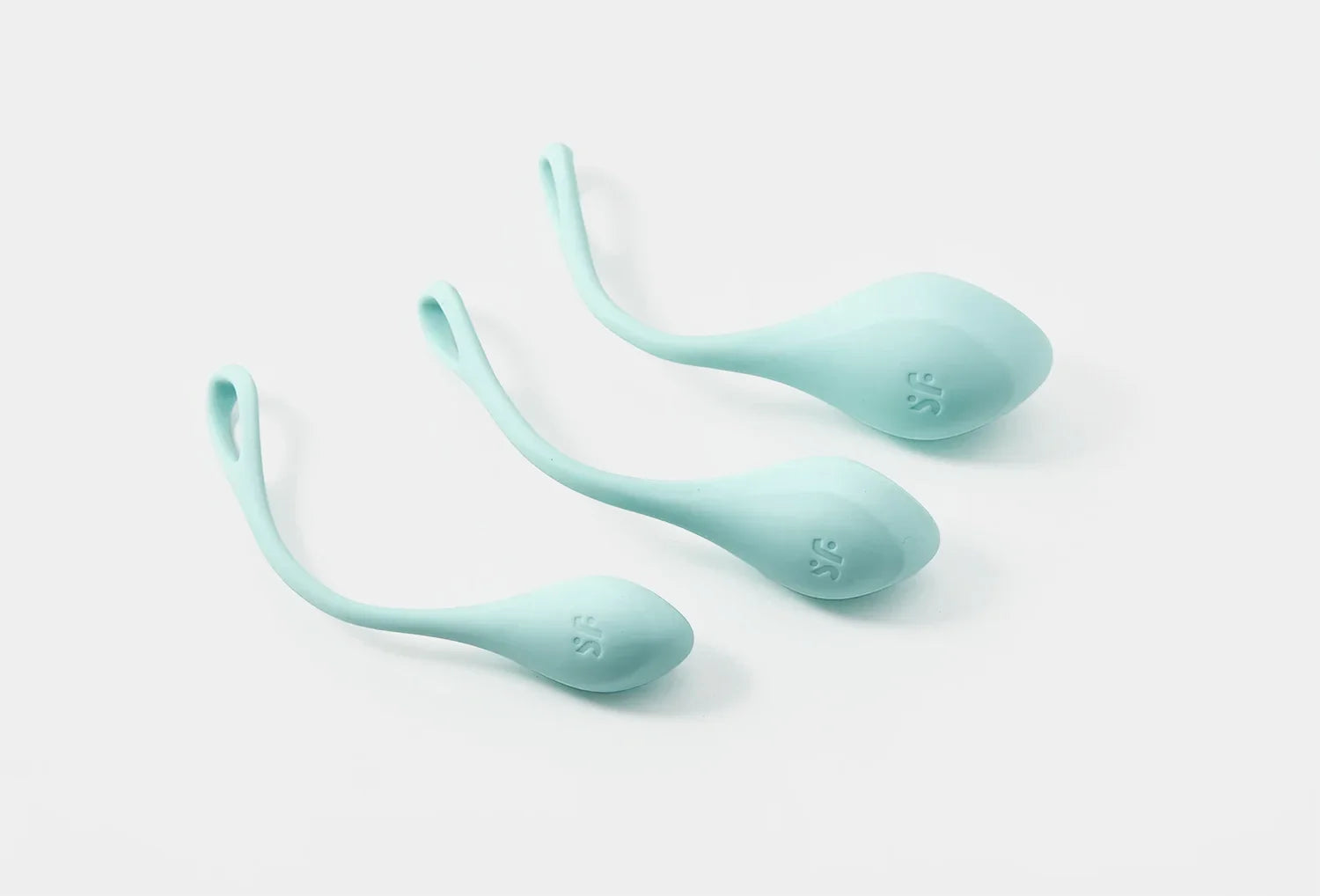 Bolas vaginais Satisfyer Yoni Power 2 em silicone  de cor azul claro — vista de cima
