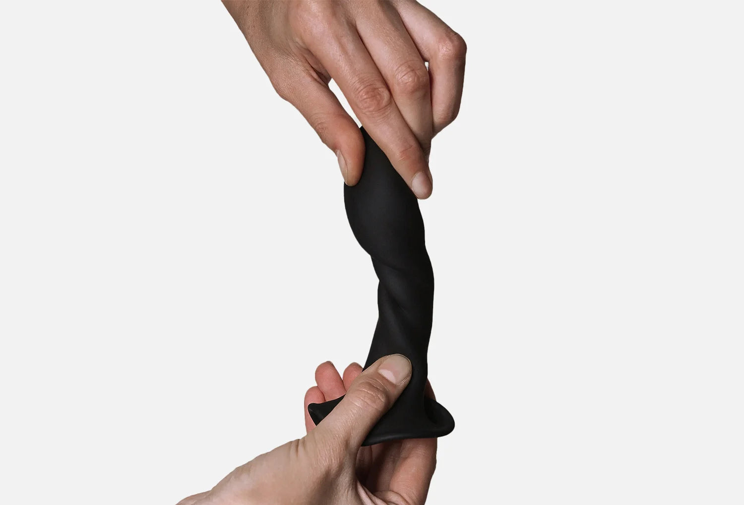 Dildo Adrien Lastic Hitsens 5 em silicone de cor preto — torcido na mão