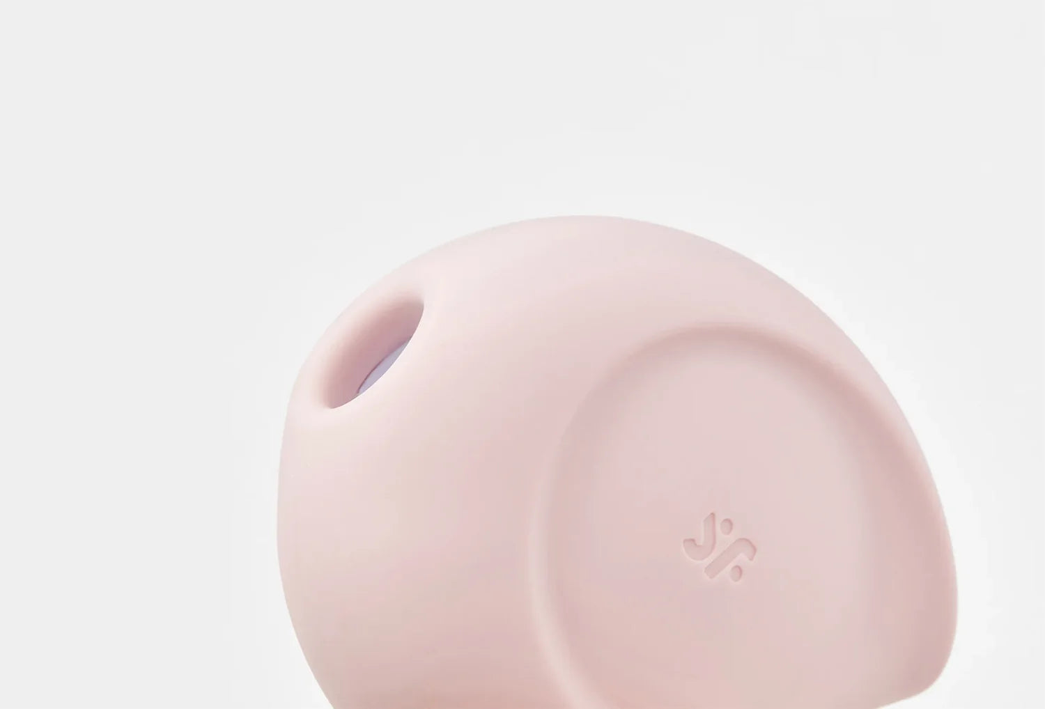 Sugador de clitóris Satisfyer Sugar Rush em silicone de cor rosa claro — vista lateral com zoom da abertura