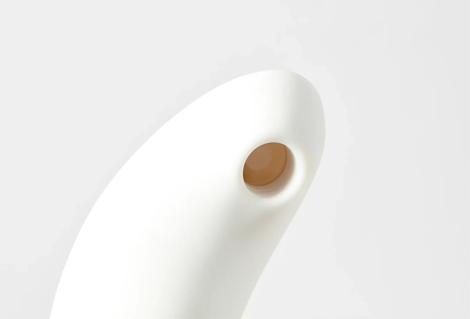 Sugador de clitóris Satisfyer Vulva Lover 2 em silicone de cor branco — zoom da abertura