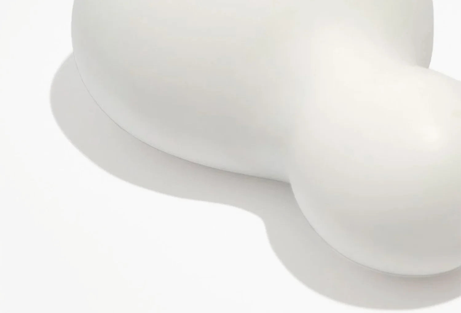Vibrador clitoriano Iroha Yuki em silicone de cor branco — zoom da ponta