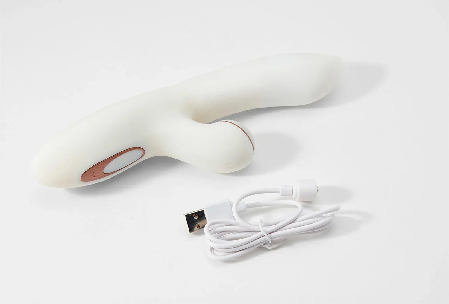 Vibrador duplo com sugador de clitóris Satisfyer Pro G-spot em silicone de cor branco — vista de cima com cabo usb
