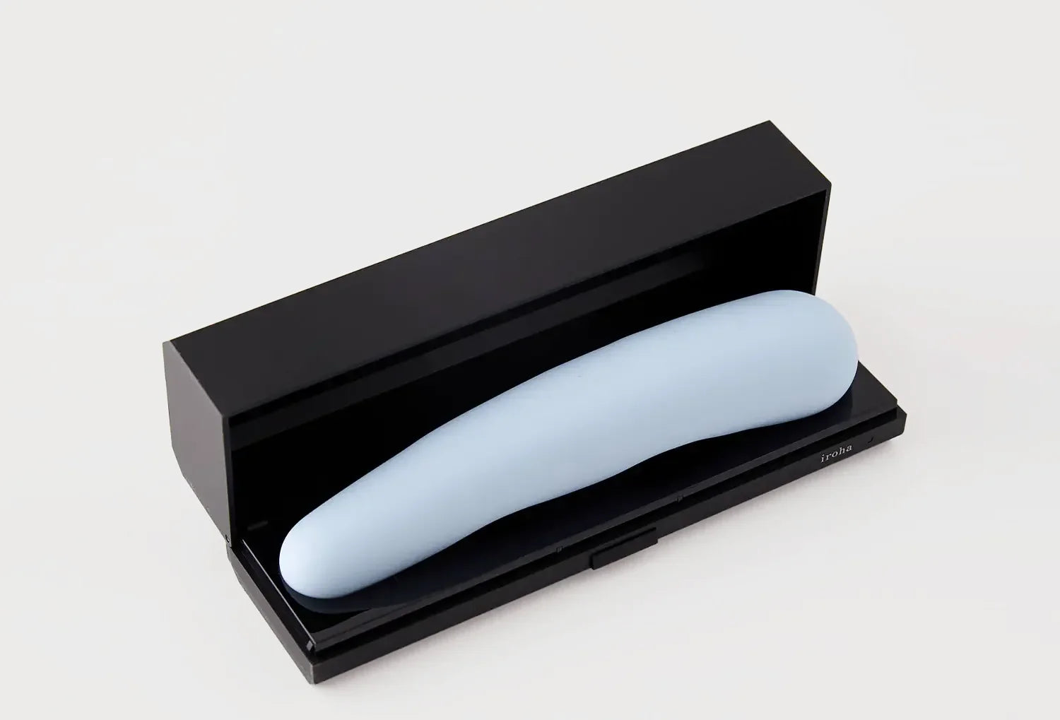 Vibrador de ponto g Iroha Minamo em silicone de cor azul claro — dentro da caixa de carregamento us